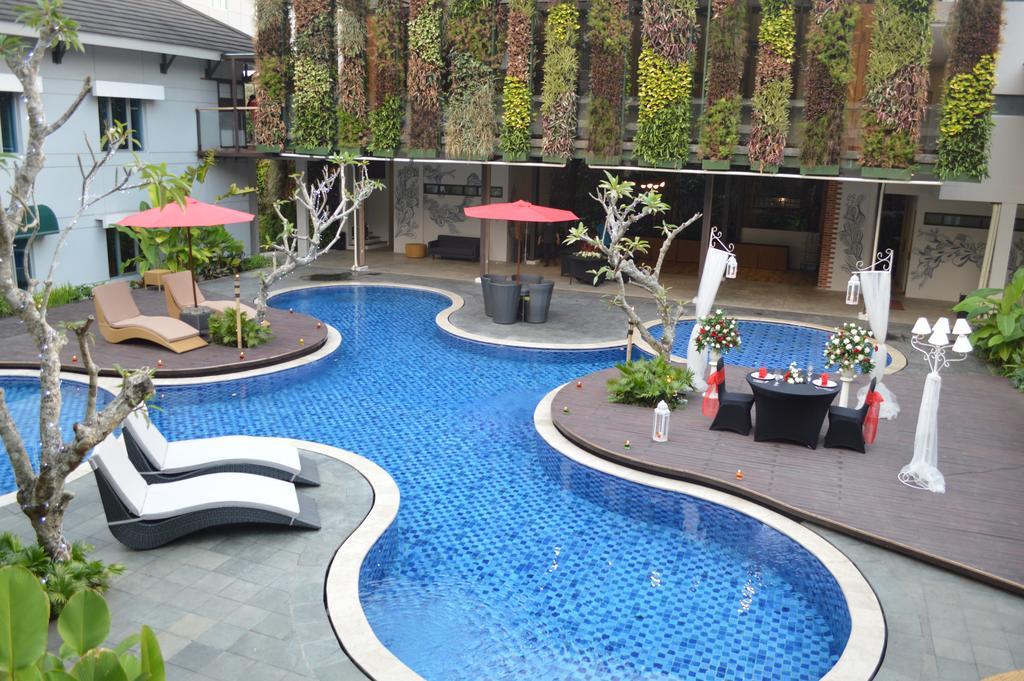 Patra Bandung Hotel Bagian luar foto